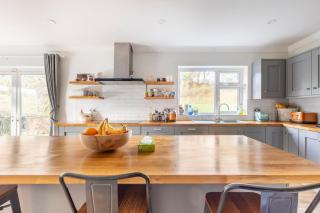 Large Galway country house on edge of city with superb garden - 8