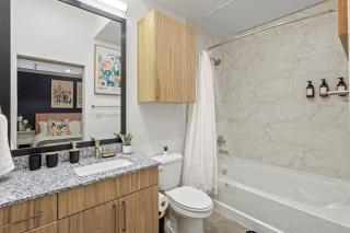 Loft| Near Medical City & Galleria |Pool| King Bed - 9