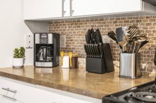 2 BR | 2 Baths | Heart of D/T, near AAC & Aquarium - 1