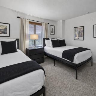 129 Park Station Escape! Cozy Condo with Pool Hot Tub! Walking Distance to Main Street Town Lift! by SkyRun Park City - 5