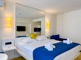 ORBI CITY HOTEL Panorama Suite with Front Sea View Balcony - 1