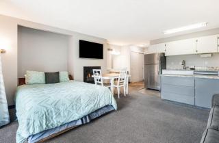 Ground Floor Studio On The Riverfront - 1