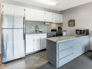 Ground Floor Studio On The Riverfront - 9