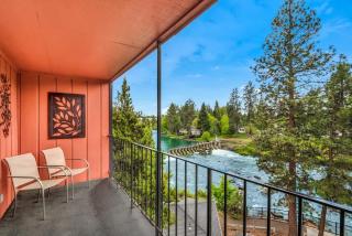 Riverfront Condo with Amazing View - Downtown Bend - 1