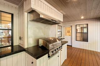 Silverpine Chalet with Gym Family Friendly - 5