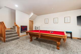 Sierra Pines- Family friendly Game Room & Fire Pit - 0