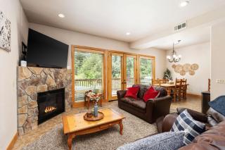 Sierra Pines- Family friendly Game Room & Fire Pit - 9