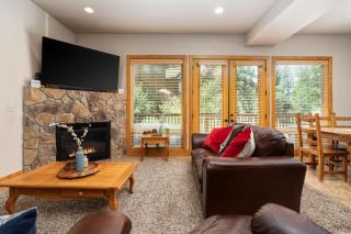 Sierra Pines- Family friendly Game Room & Fire Pit - 3