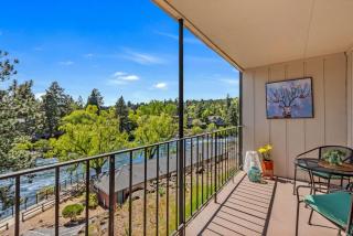 Gorgeous Condo With River View - Pool and Hot Tub - 5