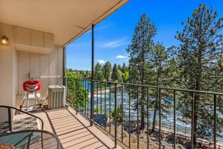 Gorgeous Condo With River View - Pool and Hot Tub - 3