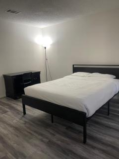 2 Or 3 Bedroom Walk To Strip Mgm Casino Shop Club - 9