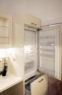 Premium Apartment with Shared Balcony & Free Parking - 3