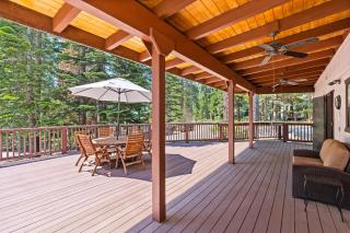 Rustic Pines- Family Fun Game Cabin in East Village - 6