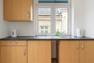 Cosy Central Charming Apartment - 7