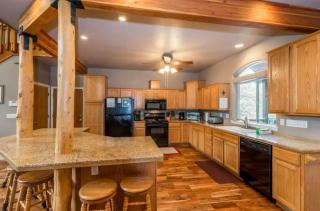 Handels Pride- Family friendly Game Room & Views - 8