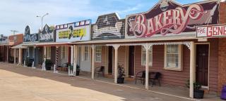 Burke & Wills Mt Isa - 0