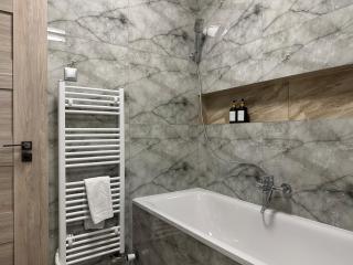 Spacious 3BR Apartment near Metro - 3