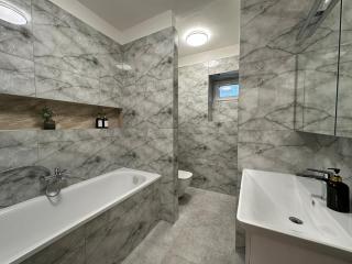 Spacious 3BR Apartment near Metro - 1