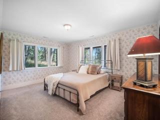 Rustic Private Farmhouse on the Little Spokane Riv - 6