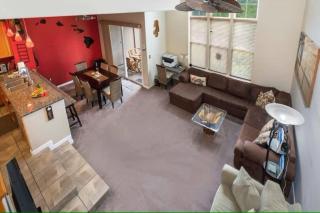 Townhouse with pool lanai & hot tub - 3