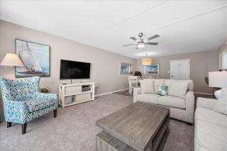 Beautiful 2 Bedroom Condo at the Quay! - 8
