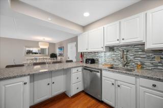 Beautiful 2 Bedroom Condo at the Quay! - 1