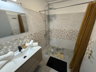 Madikera Resort Beach Near - 2