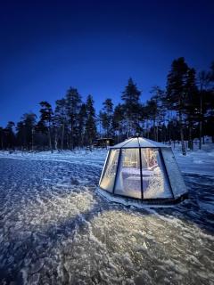 Unique Warm Glass Igloo on a frozen lake in Ivalo - 5