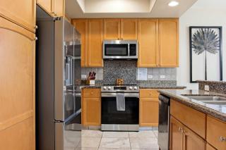 Townhouse with pool & golf course views - 7