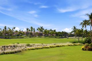 Townhouse with pool & golf course views - 2