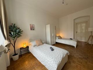 130 m2 Stylish 5-Room Apartment - 5