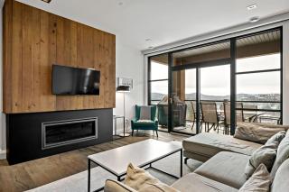 Horizon Tremblant Luxury Ski in Ski out Chalet - 8
