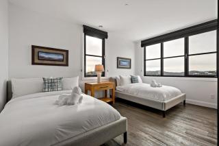 Horizon Tremblant Luxury Ski in Ski out Chalet - 4