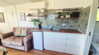 Hosts on the Coast Fernhaven Cabin - 6