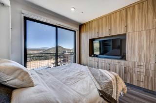 Walk to Gondola Love at Frost Sight Ski Condo - 2