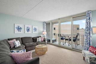 Gorgeous Newly Remodeled Ocean Front 2 Bedroom 2 Bath Condo With Private Balcony! - 8