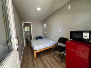 Private En-suite in Tiny Luxury Home - 6