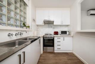 1 Bdrm With Parking, Walk to Beach - 5