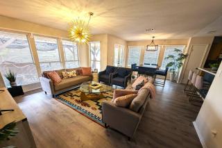 A Pool With A View - 6