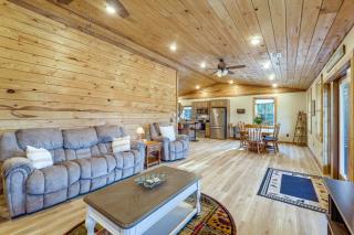 1 Mi to Watauga Lake! Modern and Rustic Mtn Hideaway - 4