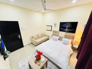 Beautiful Cozy Studio Flat Available in a prime location Exhibition - 2