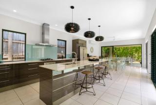 Belle Escapes Castaways - 6