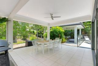 Belle Escapes Castaways - 5