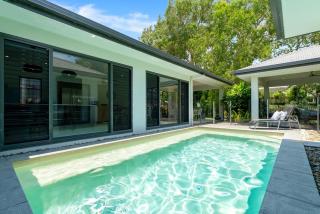 Belle Escapes Castaways - 1