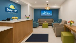 Days Inn by Wyndham Rock Springs - 7