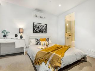 Luxury 2B2B Apartment Sky One Box Hill - 0