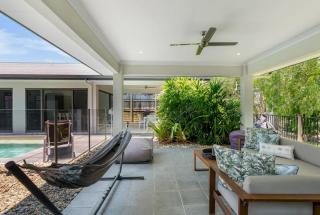 Belle Escapes Sand Castaways - 5