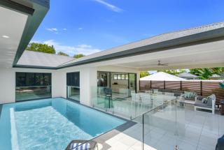 Belle Escapes Sand Castaways - 8