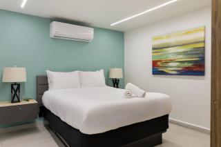 Ocean Park Studio Pool at Riviera Villa - 7