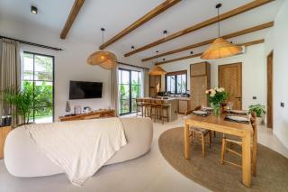 Bergamo by DH - Chic Escape with Private Pool - 8